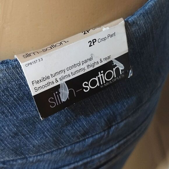 Slim-sation by Multiples Women's 2P Blue Jeans Capri Embroidery Flowers New - Picture 4 of 6